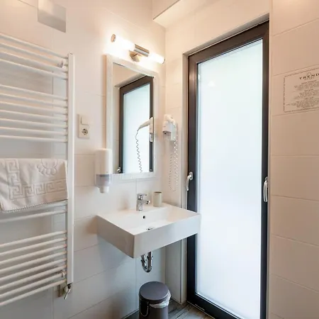 Hotell Trend Deluxe 2*