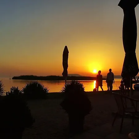 Trend Deluxe ホテル 2*